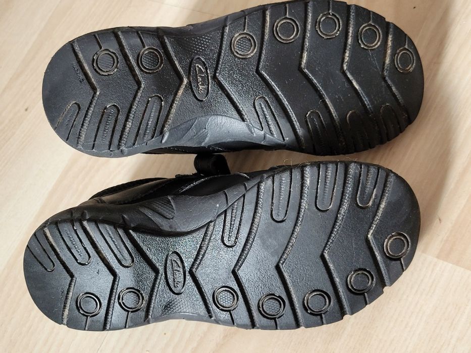 Buty Clarks czarne skórzane na wiosnę/jesień na rzepy 29,5 dł.wkł 19,5