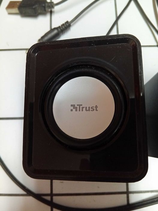 Colunas áudio Trust