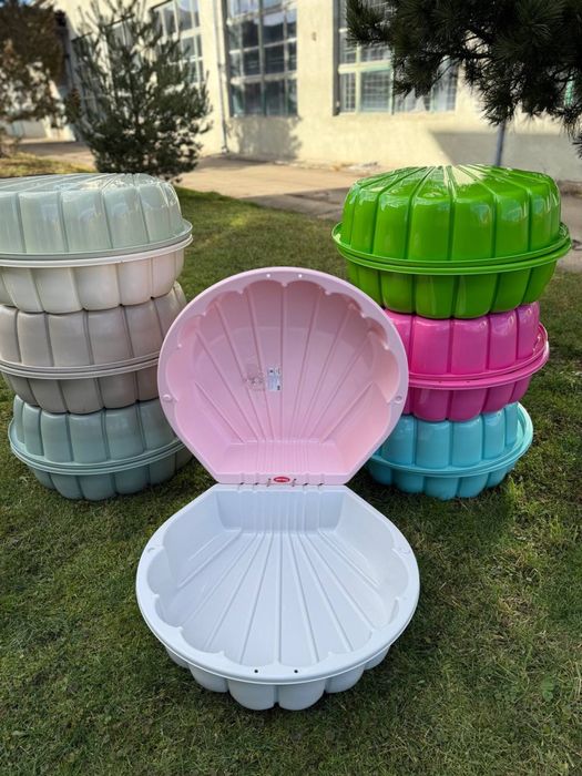 Розпродаж! Набір дитячий будиночок,гірка,пісочниця,стіл та стільці