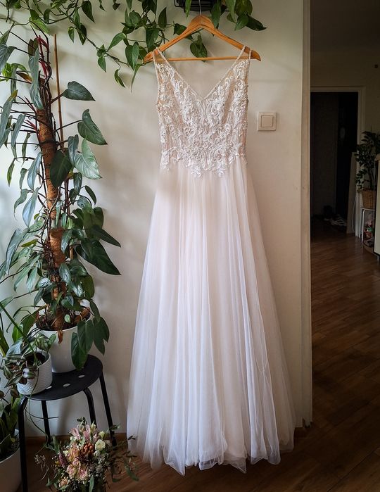 Suknia ślubna litera A