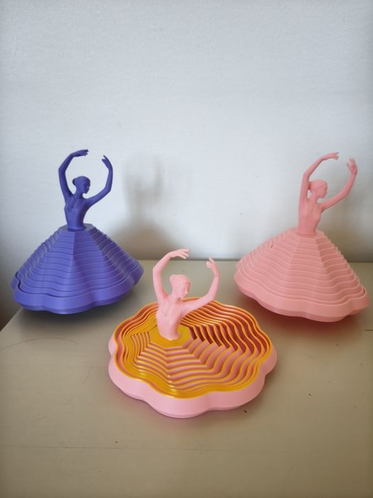 Bailarina articulada decorativa