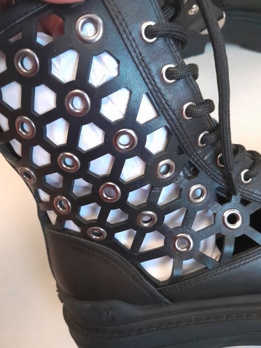 Sprzedam botki pinko