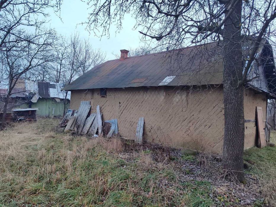 Продаж землі з Будинком в с. Підгіря біля стадіону.