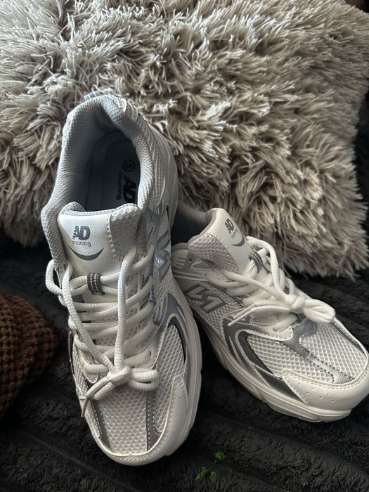 Кросівки 40 розмір 26 см