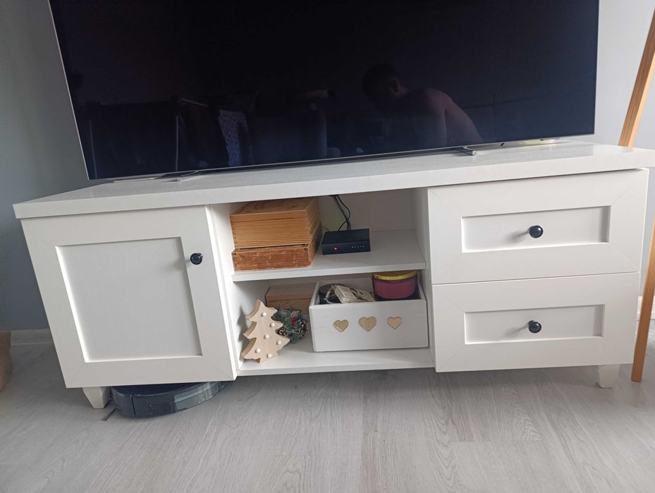 Szafka RTV 140 cm biała