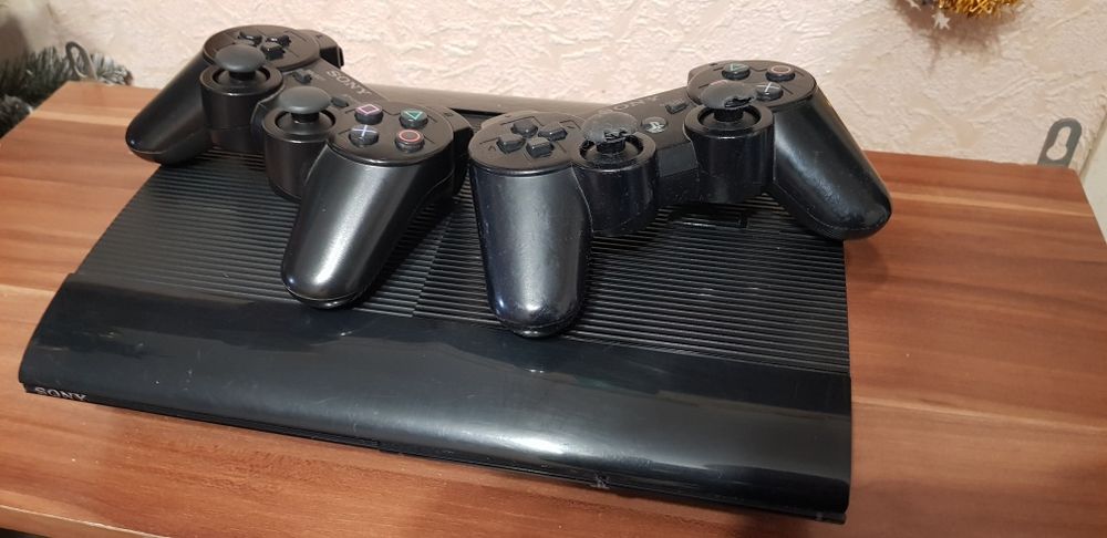 Продам Sony Playstation 3 Super Slim