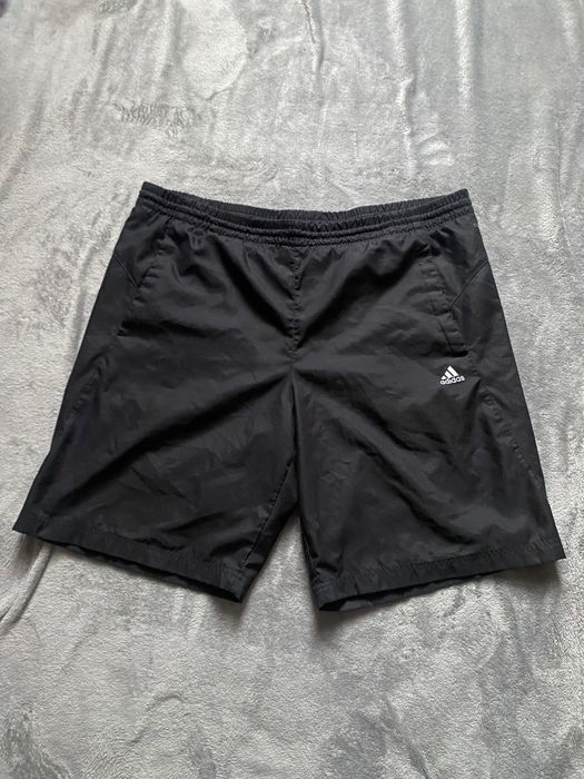 Нейлонові шорти Adidas XL