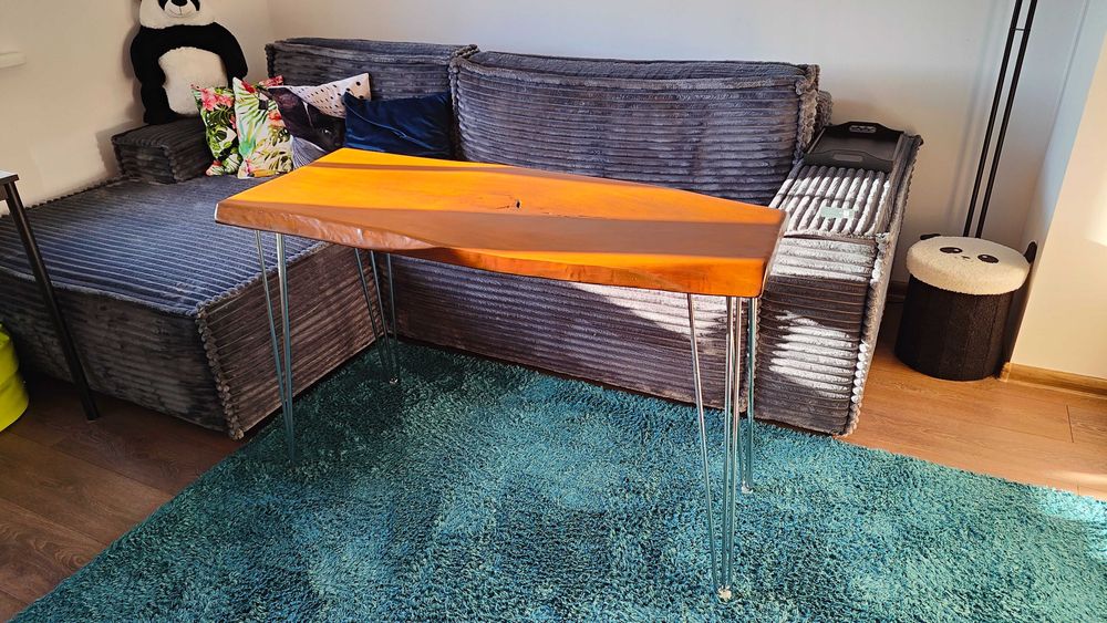 Ręcznie robiony stolik / biurko/ toaletka z litego drewna lipowego