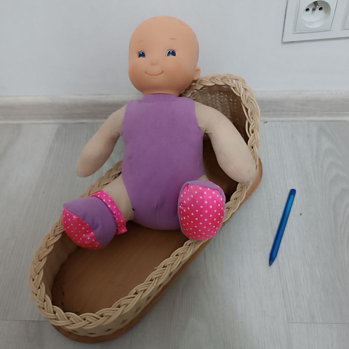 Lalka z koszyczekiem