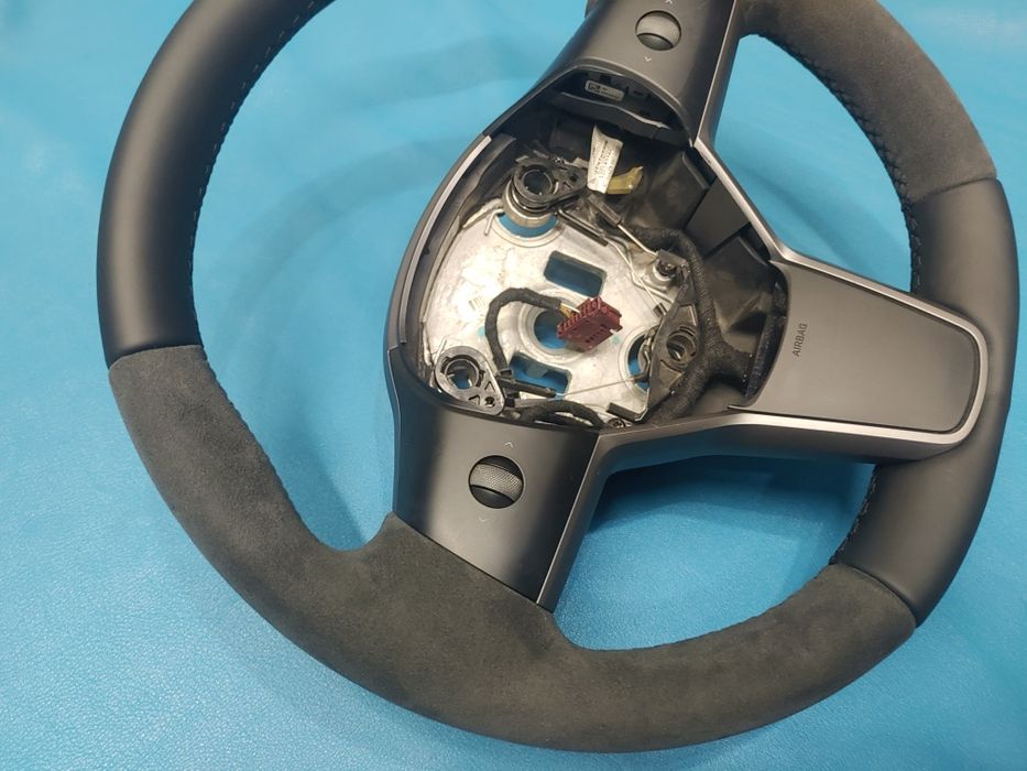 Руль, кермо TESLA Тесла