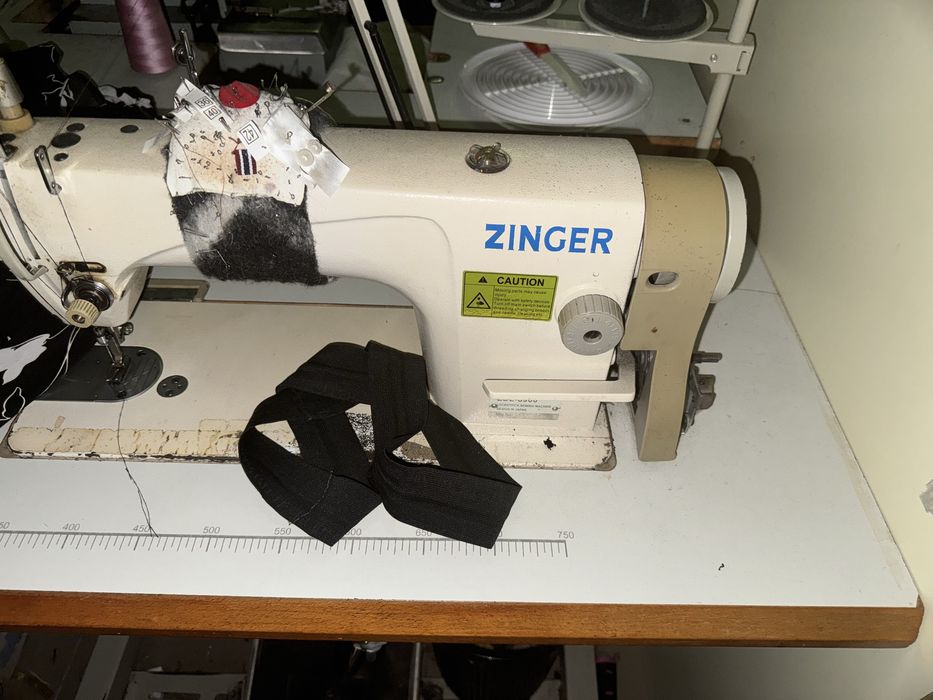 Прямострочна промислова швейна машинка zinger ZDL 8900
