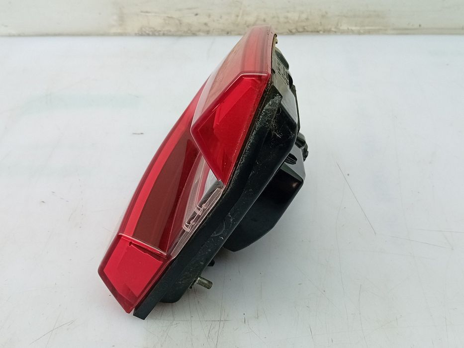 Farolim da mala esquerdo RENAULT Kadjar (HA_, HL_)