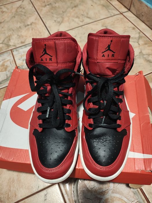 Nike Air Jordan 1 Mid Reverse Bred