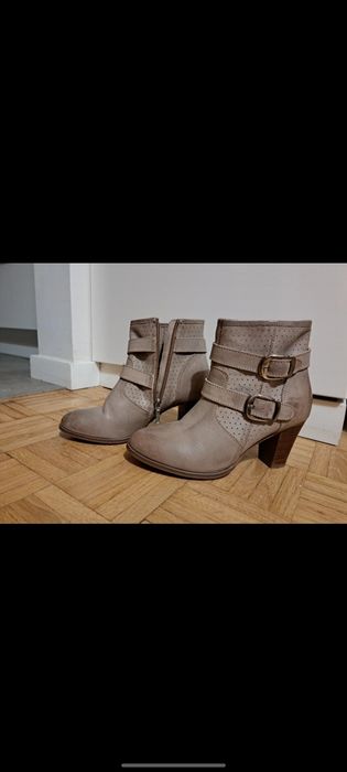 Botki na słupku jasper James
