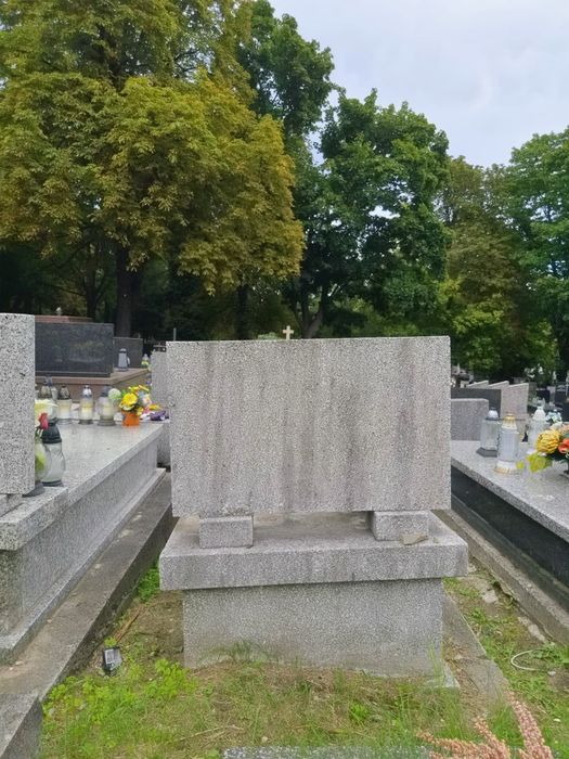 Grób dwa miejsca Cmentarz Podgórski Kraków Podgórze - Widok 4