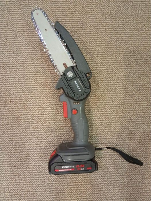 Акумуляторна міні-пила Forte CS-15В