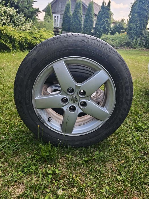 Felgi koła peugeot 16 205/60 Dębica