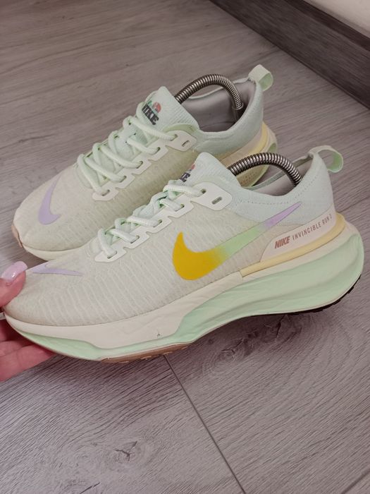 Кросівки Nike  Invincible Run 3