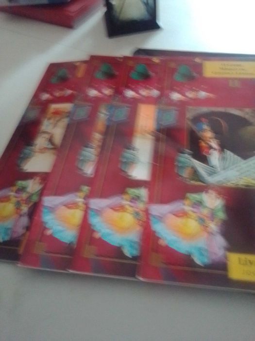 coleção de 4 livros infantis 44/8cm
