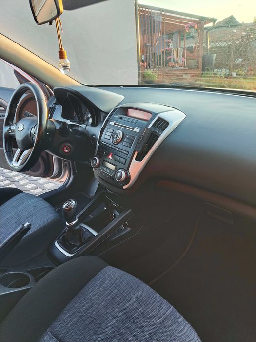 KIA CEE'D 1.6 crdi optimum 2010 115KM