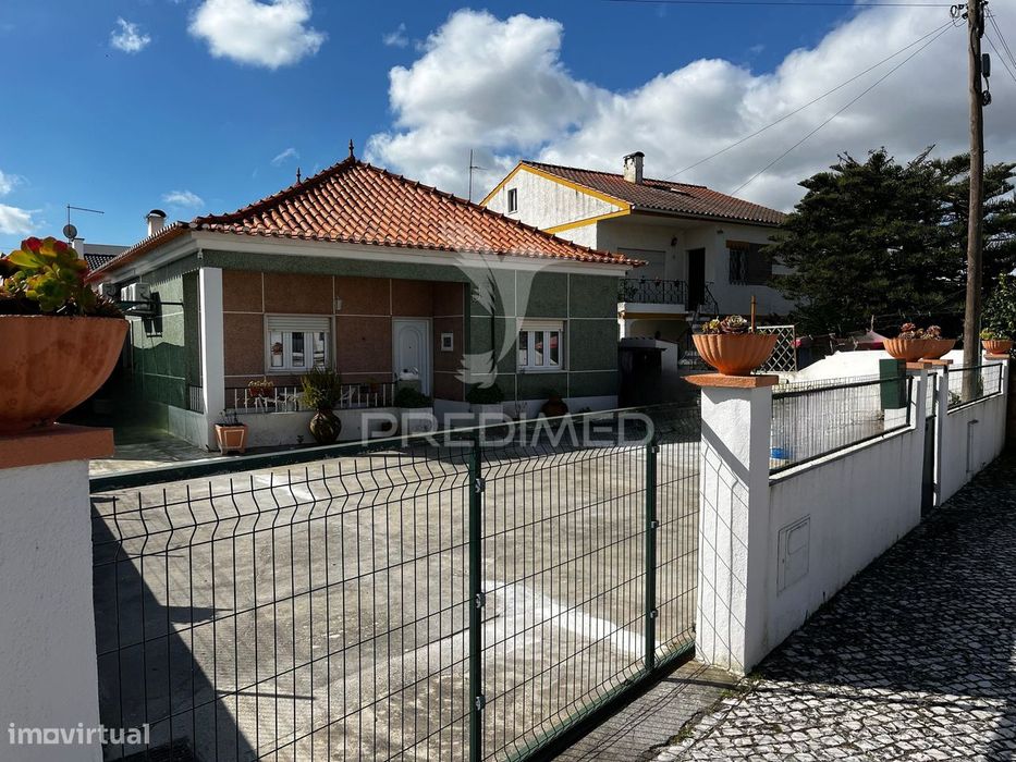 Moradia T3 com em Terreno de 300m²  | Vila Nova da Barquinha