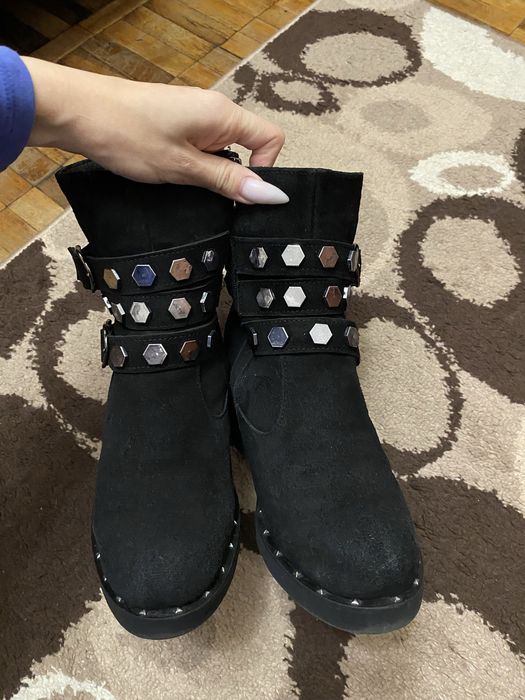 Жіноче взуття ботинки зимові, шкіряне замш 39