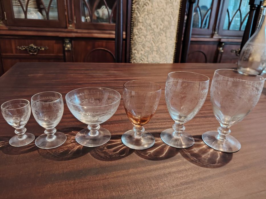 Serviço de Copos de Cristal Composto por 75 Peças