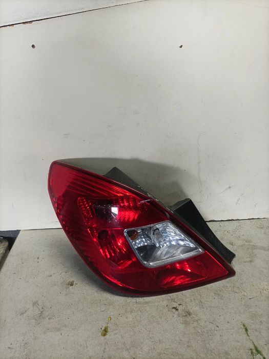 Farolim esquerdo OPEL Corsa D