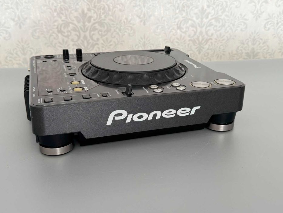 Mikser DJ-ski Odtwarzacz CD Pioneer CDJ-1000