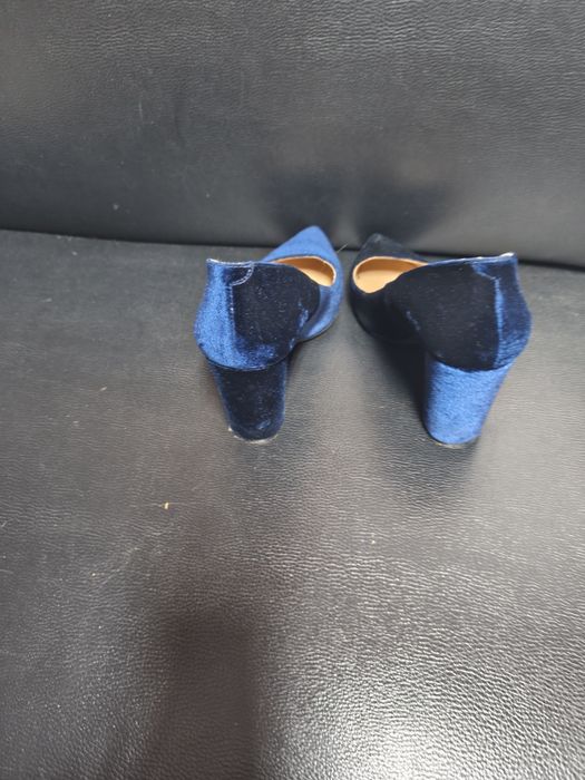 Sapatos de Senhora como novos ,Aul escuro  abludado tamanho 38