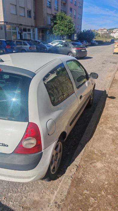 Renault Clio 1.5 dCi – 2002 | Económico e Fiável | 2.10