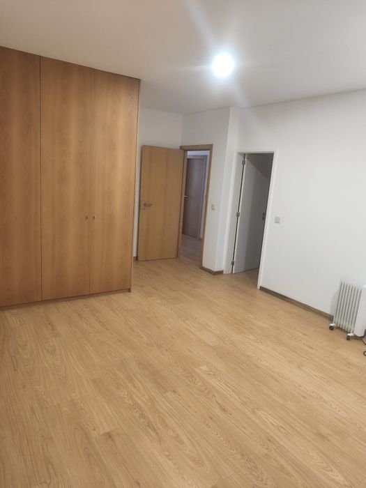 Alugo Andar Moradia T3