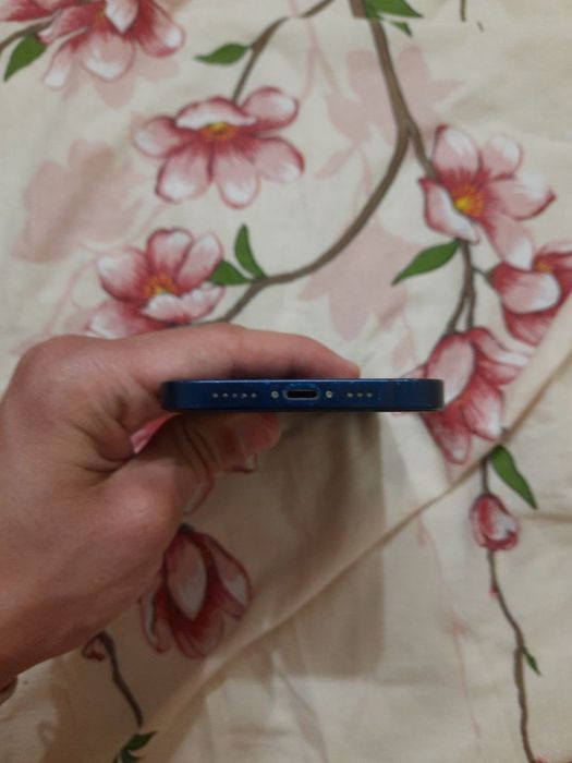 ТЕРМІНОВО! Продаю Iphone 12