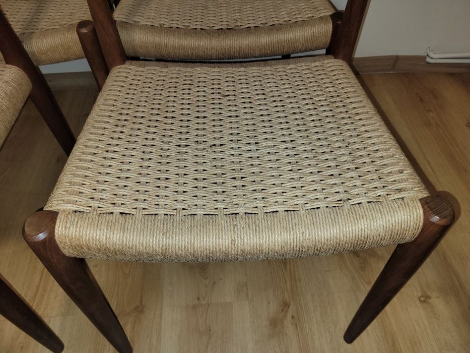 Komplet czterech krzeseł tekowych Niels O. Møller. Dania lata 60