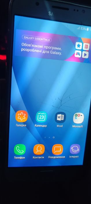 Телефон Samsung Galaxy J7
