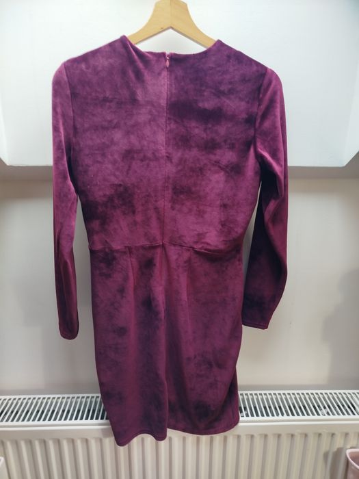 Welurowa sukienka Olavoga m