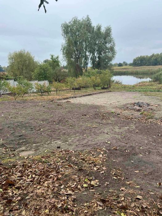 Продається затишний будинок у мальовничому селі Коробівка.