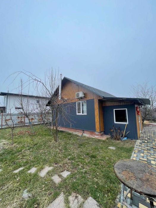 Продаж ділянки з двома будинками в селі Шпитьки, 214м2, без%