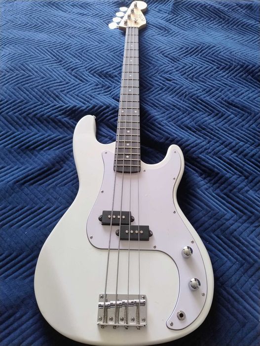 Gitara basowa typu PRECISION BAS