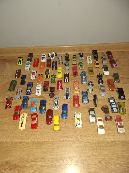 samochodziki hot wheels