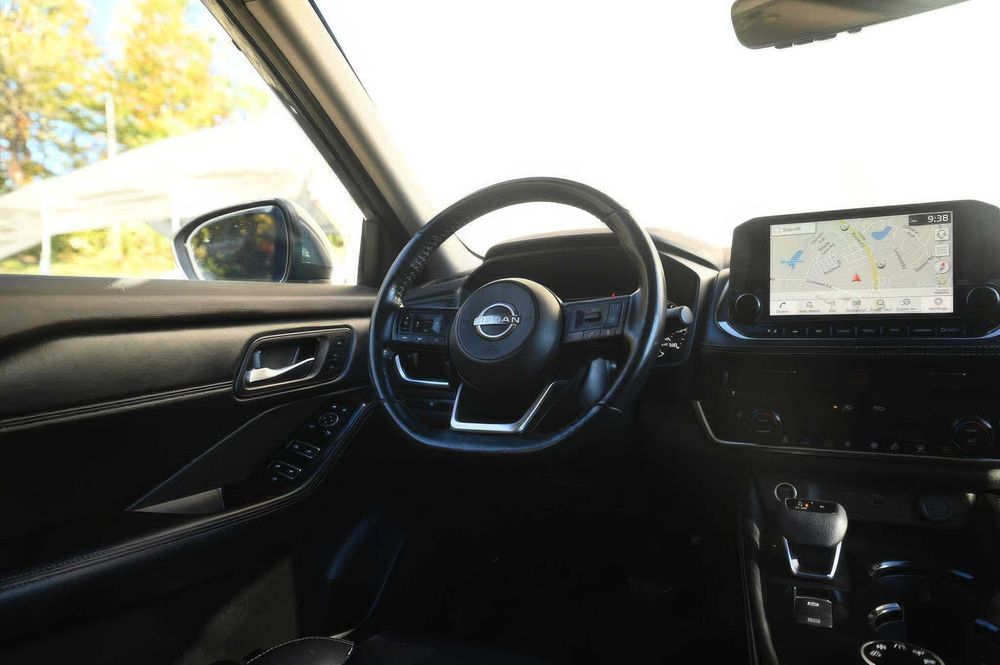 Nissan Rogue SL      2023