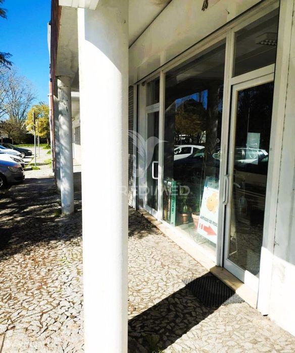 Espaço Comercial Amplo com Ótima Visibilidade | Bairro do Moinho –...