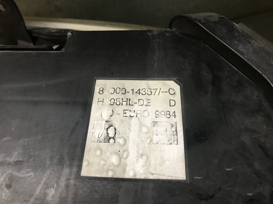 Ótica / Farol Esquerdo RENAULT VEL SATIS - 8200014357