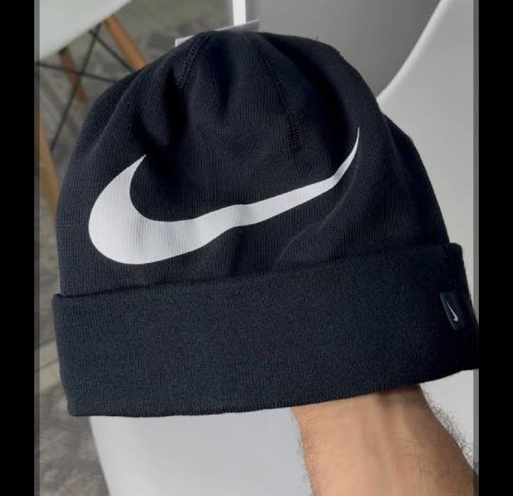 Шапка Nike чоловіча