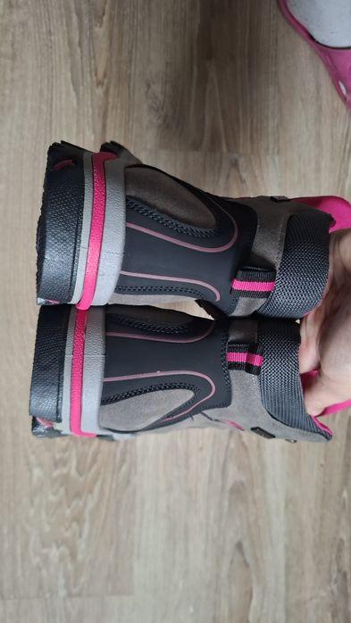 Продам демісезонні ботинки