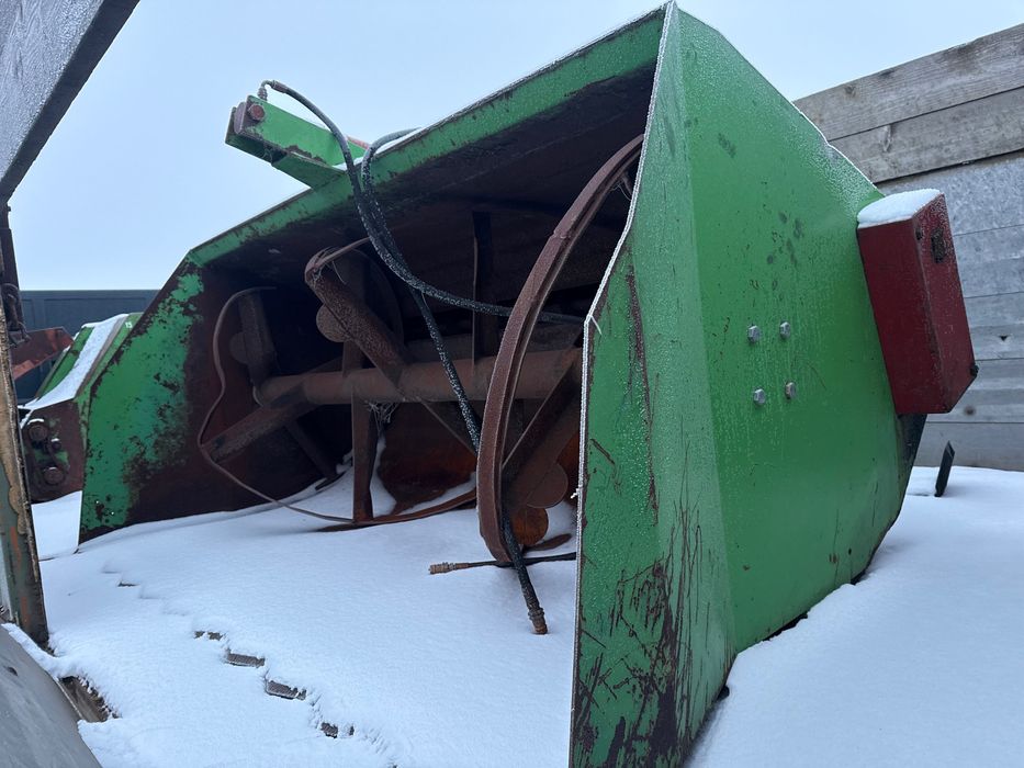 Łyżka do zadawania paszy Emily Omega 2.8 MX szufla z frezem paszowóz