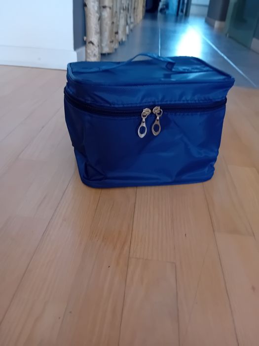 Duża pojemna wodoodporna kosmetyczka z organizatorem