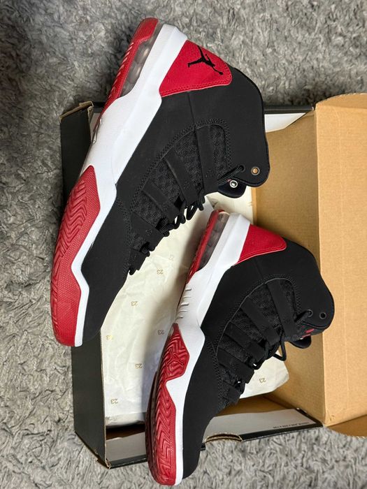 Nike Jordan - Tênis - Preto e Vermelho