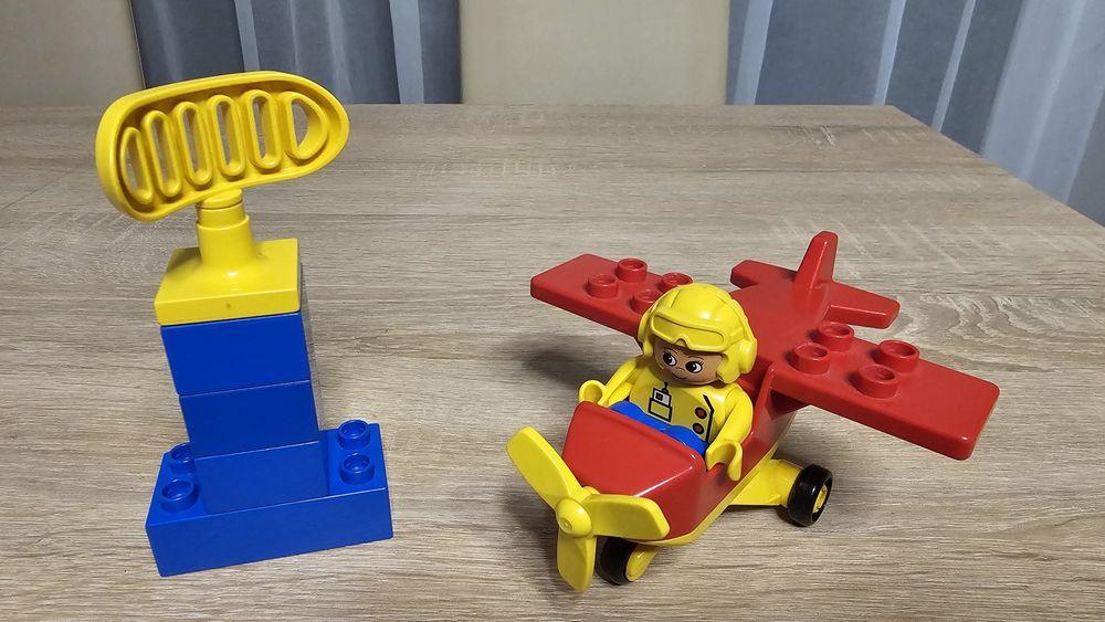 Lego Duplo 2676 Vintage kompletne 

UNIKAT 1993 r

120 zł.