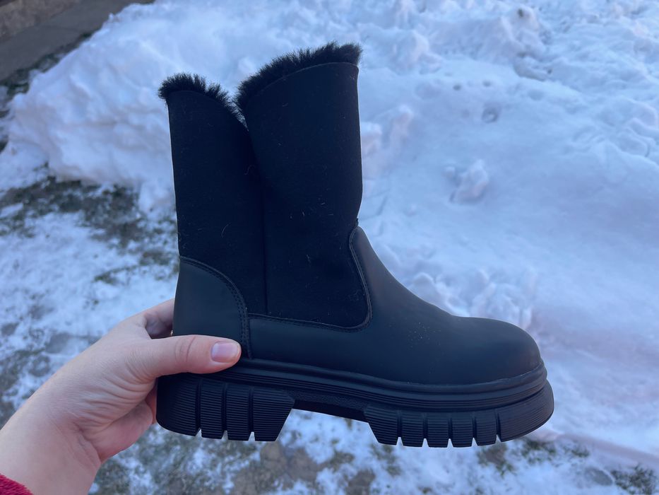 Взуття жіноче зимове